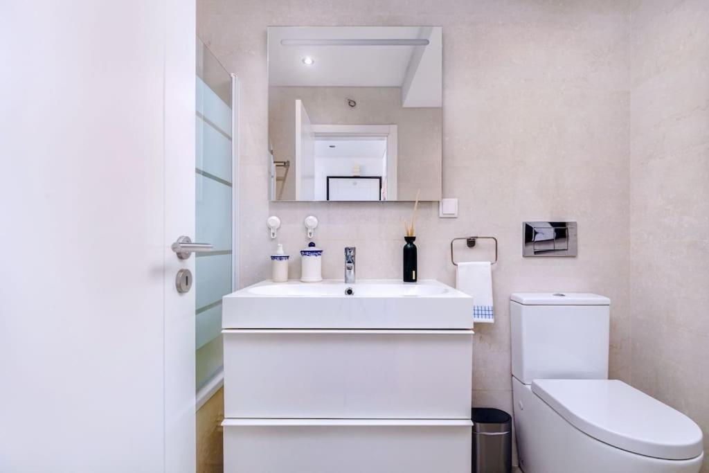 Cozy Bright Space With Landscape And Air Conditioner Lisbona Esterno foto