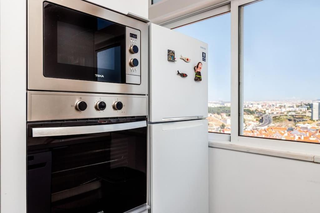 Cozy Bright Space With Landscape And Air Conditioner Lisbona Esterno foto